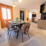 Avec 2 Jacuzzi Balneo, Parking